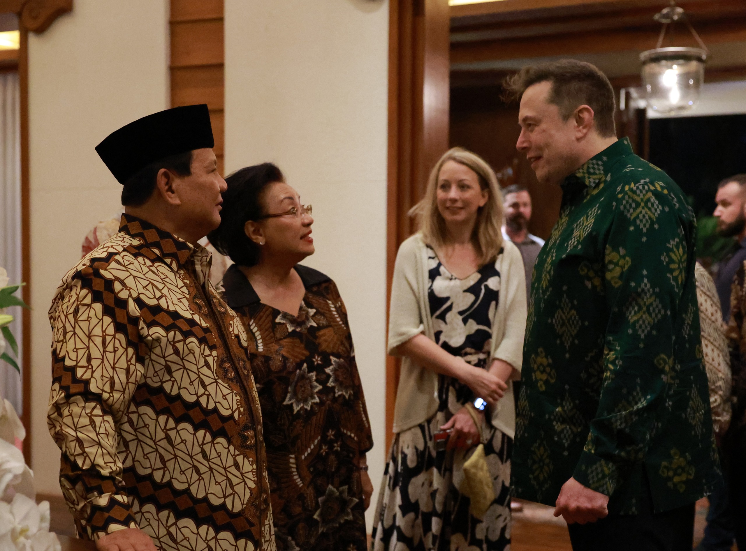 Prabowo dan Elon Musk Bagikan Momen Keakraban Makan Malam di Sela-Sela Forum WWF ke-10 di Bali