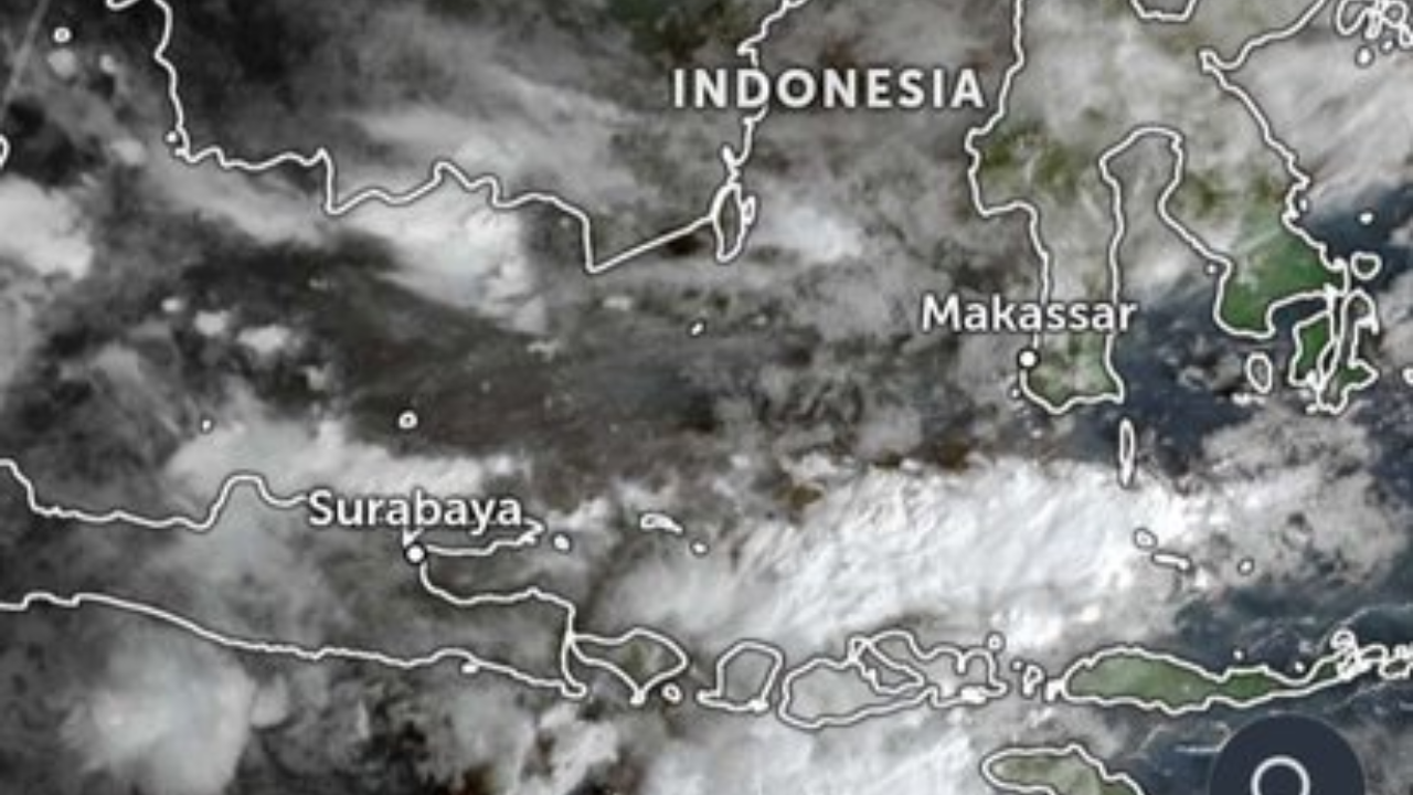 Siklon Tropis Fina Terus Menguat Jadi Kategori 4 Kecepatan Angin 195 Km, Waspada NTB hingga Jawa 