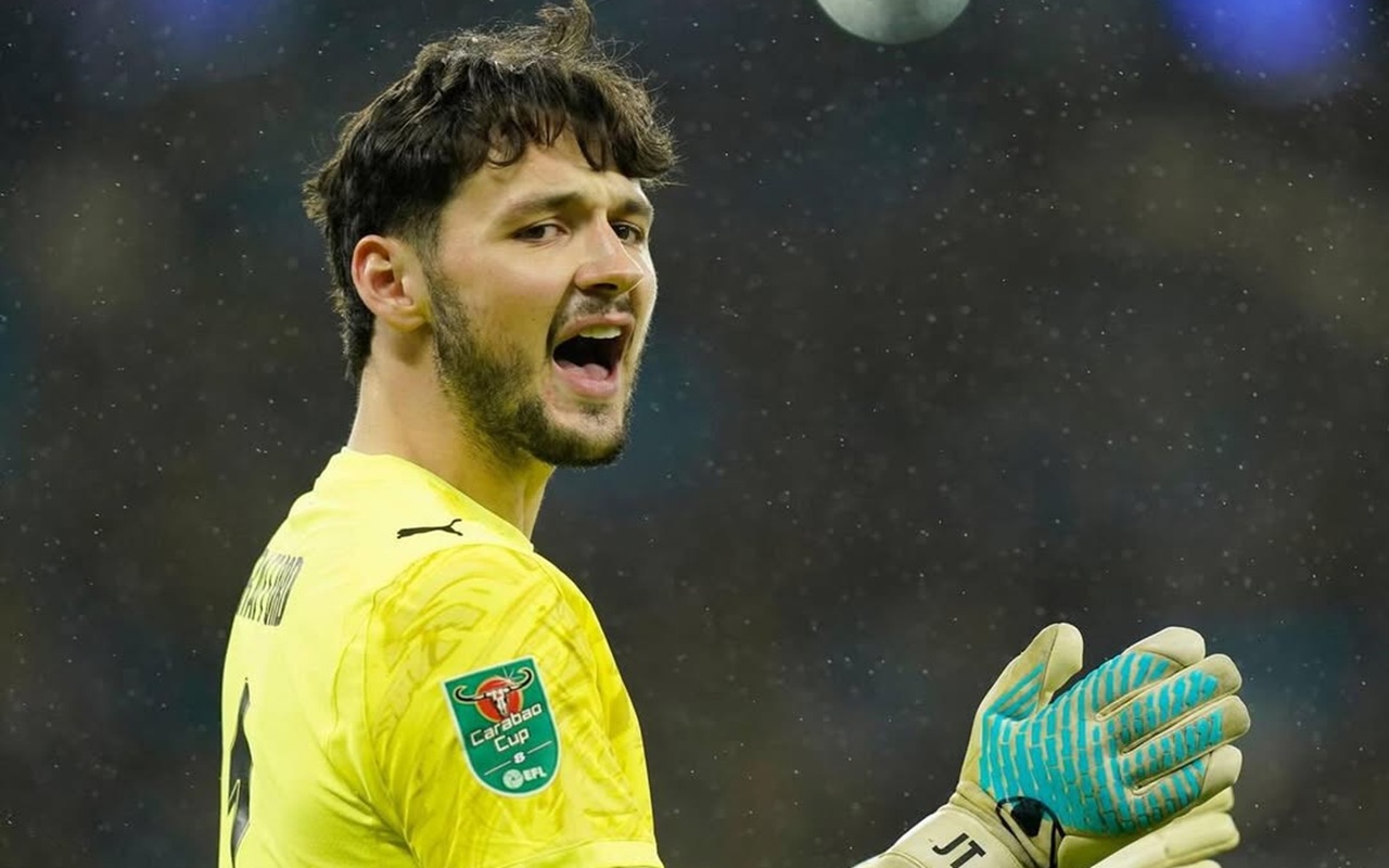 Chelsea dan Liverpool Bidik James Trafford, Kiper Muda Manchester City Jadi Rebutan