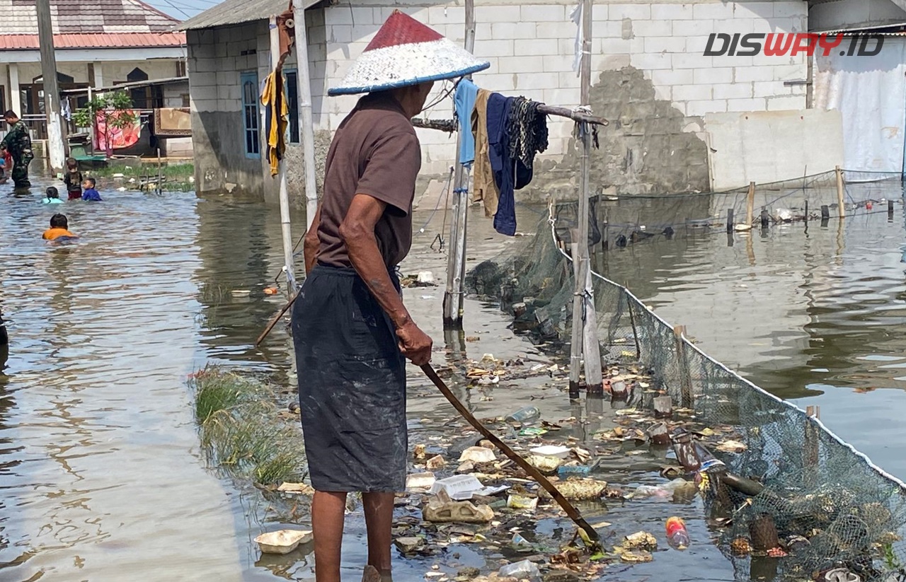 Akibat dari Banjir Rob di Kabupaten Bekasi, Warga Tedampak Penyakit Kulit