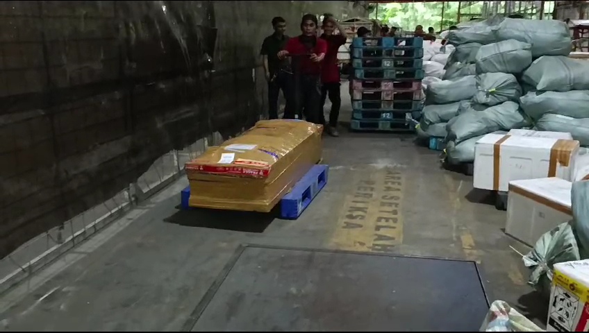 Tiba di Bandara Soetta, Jenazah Pendaki Cartenz Lilie dan Elsa Dijemput Keluarga 