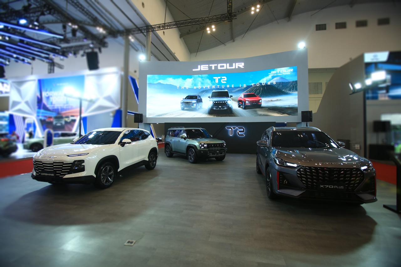 Jetour Hadirkan Sensasi Family Travel Baru di GJAW 2025 dengan Dashing dan X70 Plus
