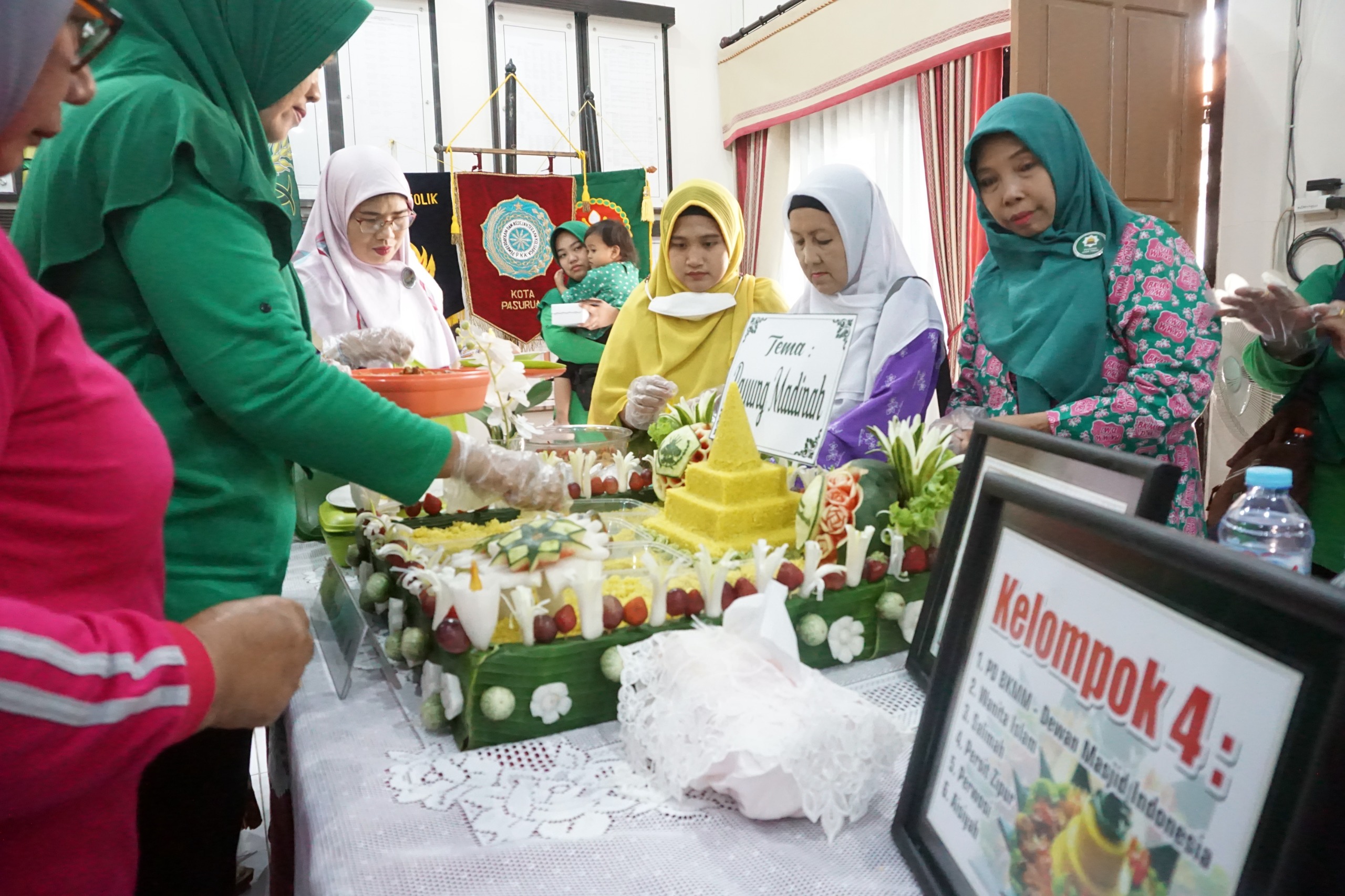 Serunya Ibu Ibu Saat Ikuti Lomba Menghias Tumpeng Gow Kota Pasuruan