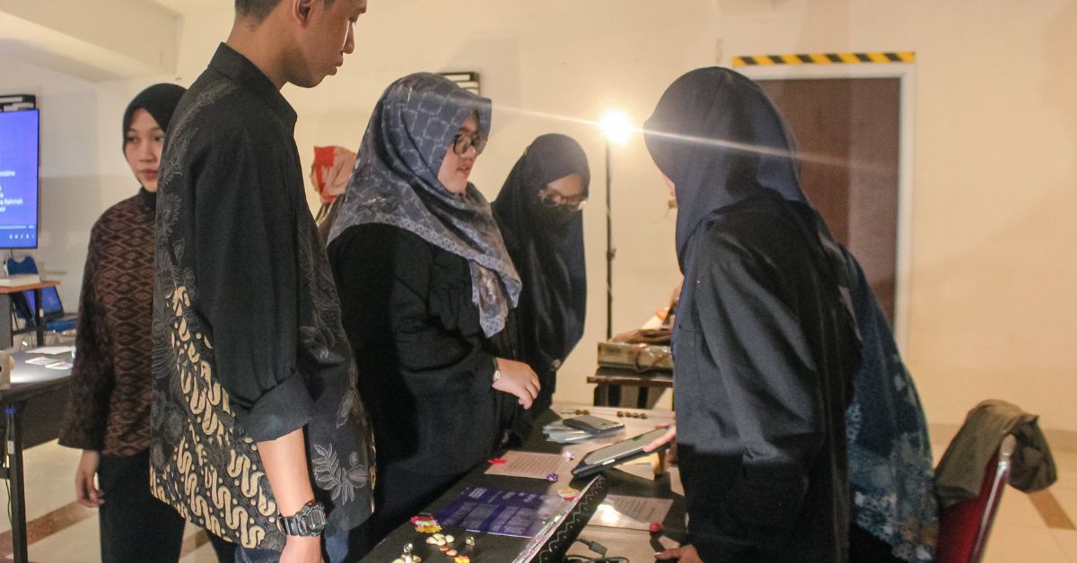 Bazar Buku dan Pameran Riset Ilmiah Semarakkan Dies Natalis ke-27 FIB UNAIR 