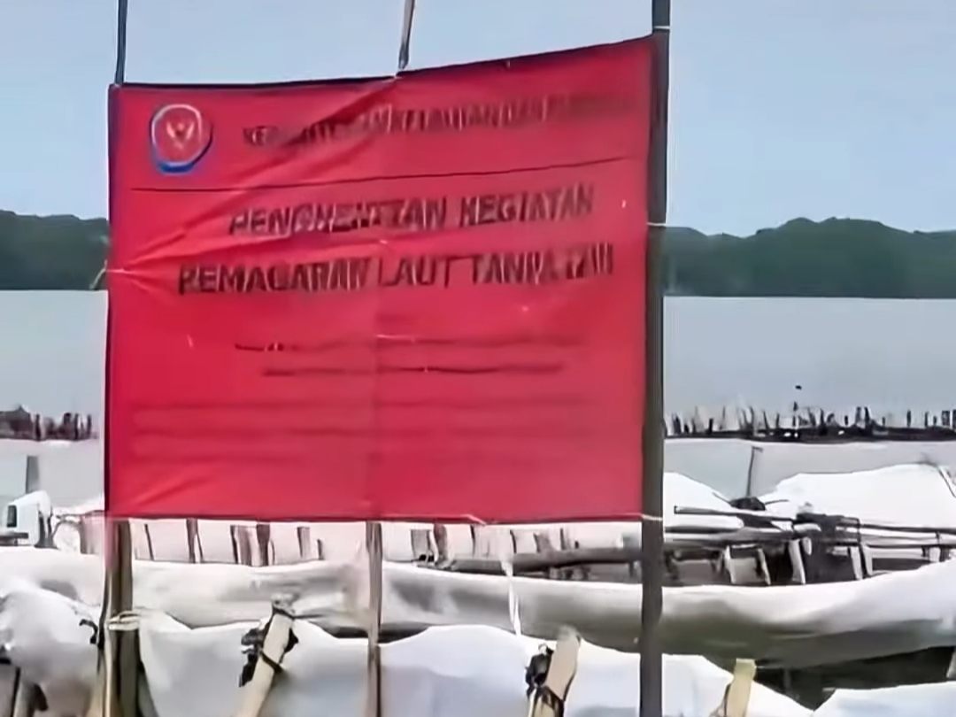 Belum Selesai Kasus Pagar Laut Tangerang, KKP Segel Pagar Laut Bekasi