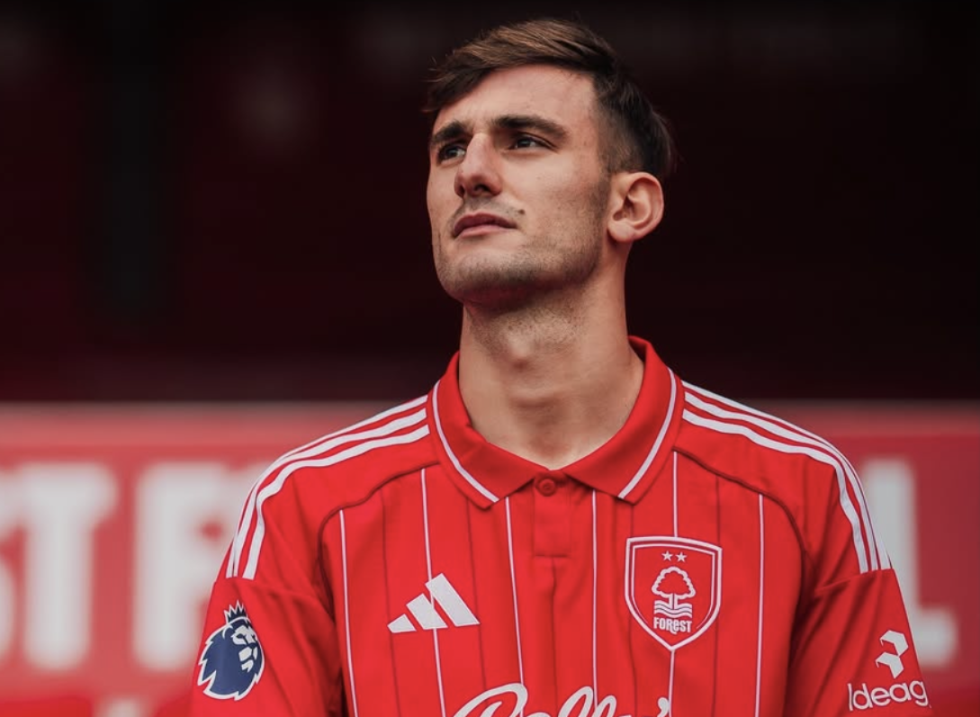 Nottingham Forest Datangkan Striker Jangkung dari Napoli