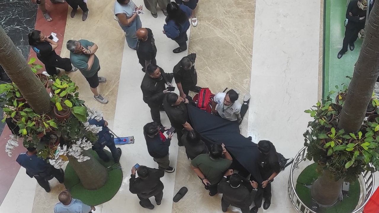 Viral Seorang Pria Tewas Terjatuh dari Lantai 3 PIM 2, Diduga Bunuh Diri