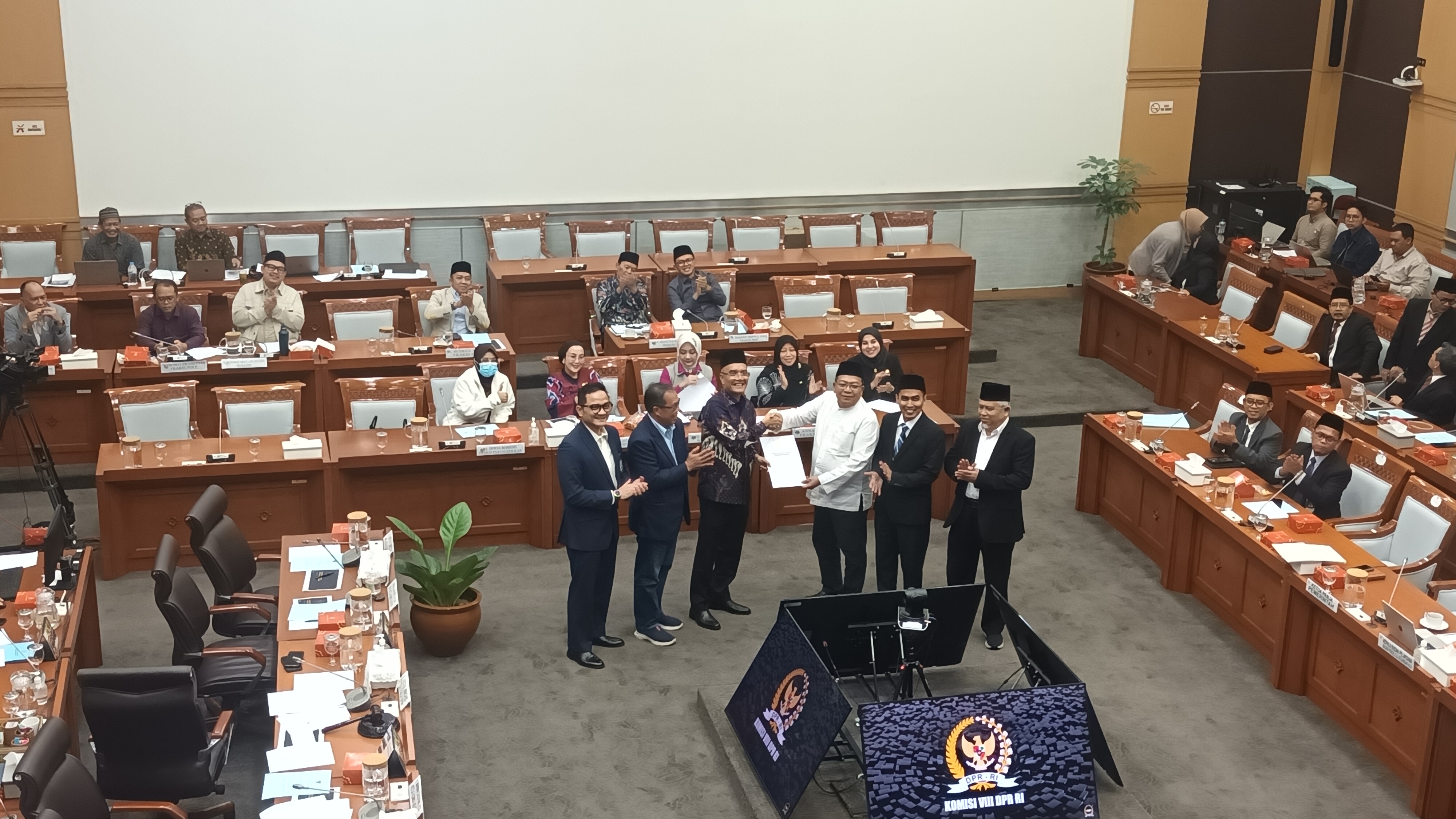 Biaya Haji 2026 Turun Rp2 Juta! DPR: Kita Cuil-Cuil dari Berbagai Pos, tapi Kualitas Tetap Nomor Satu