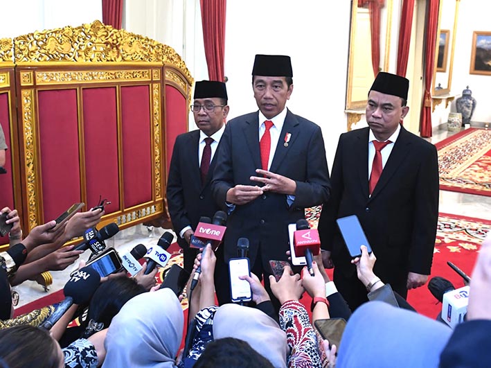 Reshuffle Jokowi Rapikan Barisan Koalisi