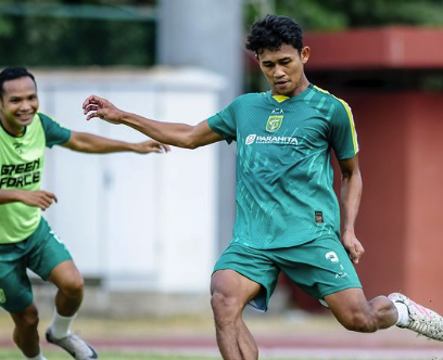 Catur Pamungkas Siap Tempur Kontra Dewa United, Ajak Bonek Ramaikan GBT! 