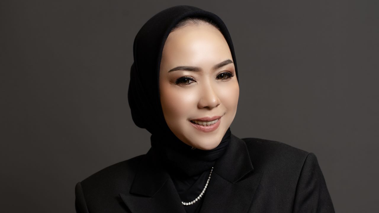 Cheng Yu Pilihan Fashion Designer Gita Orlin: Rui Yi Jin Qu