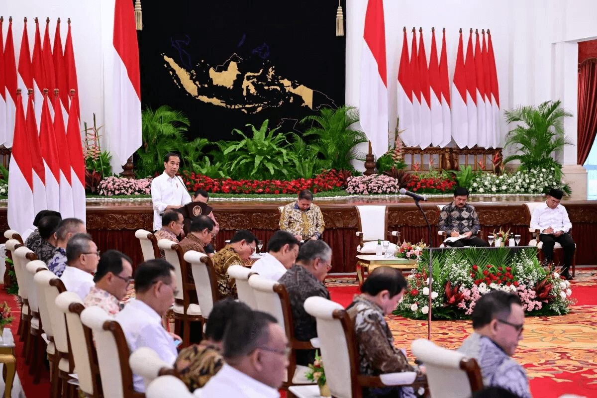 Presiden Jokowi Perintahkan Para Menteri Untuk Jaga Stok dan Kestabilan Harga Bahan Pokok Jelang Ramadan