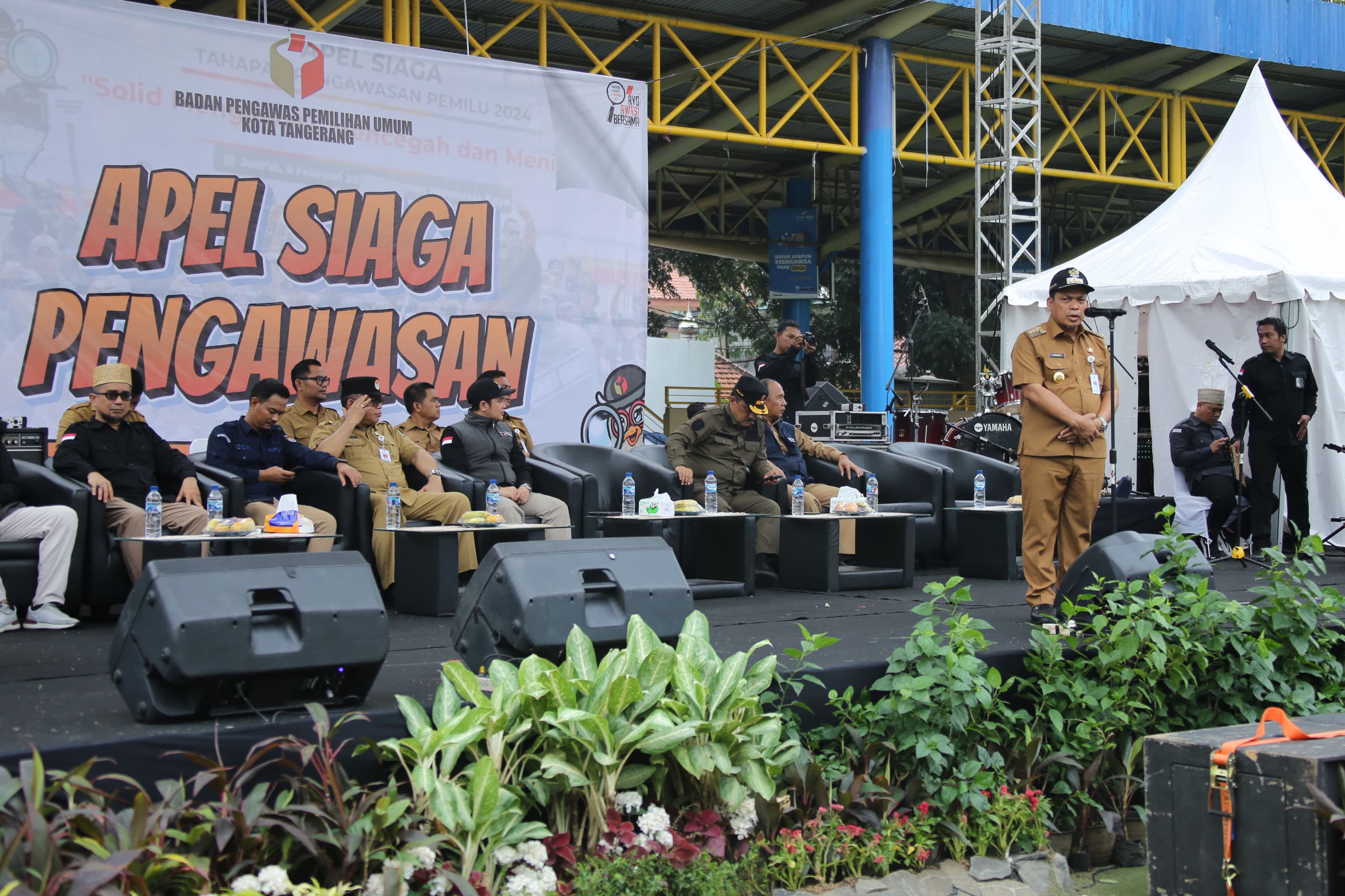 Petugas Gabungan Kota Tangerang Tertibkan APS Jelang Kampanye Pilkada Serentak