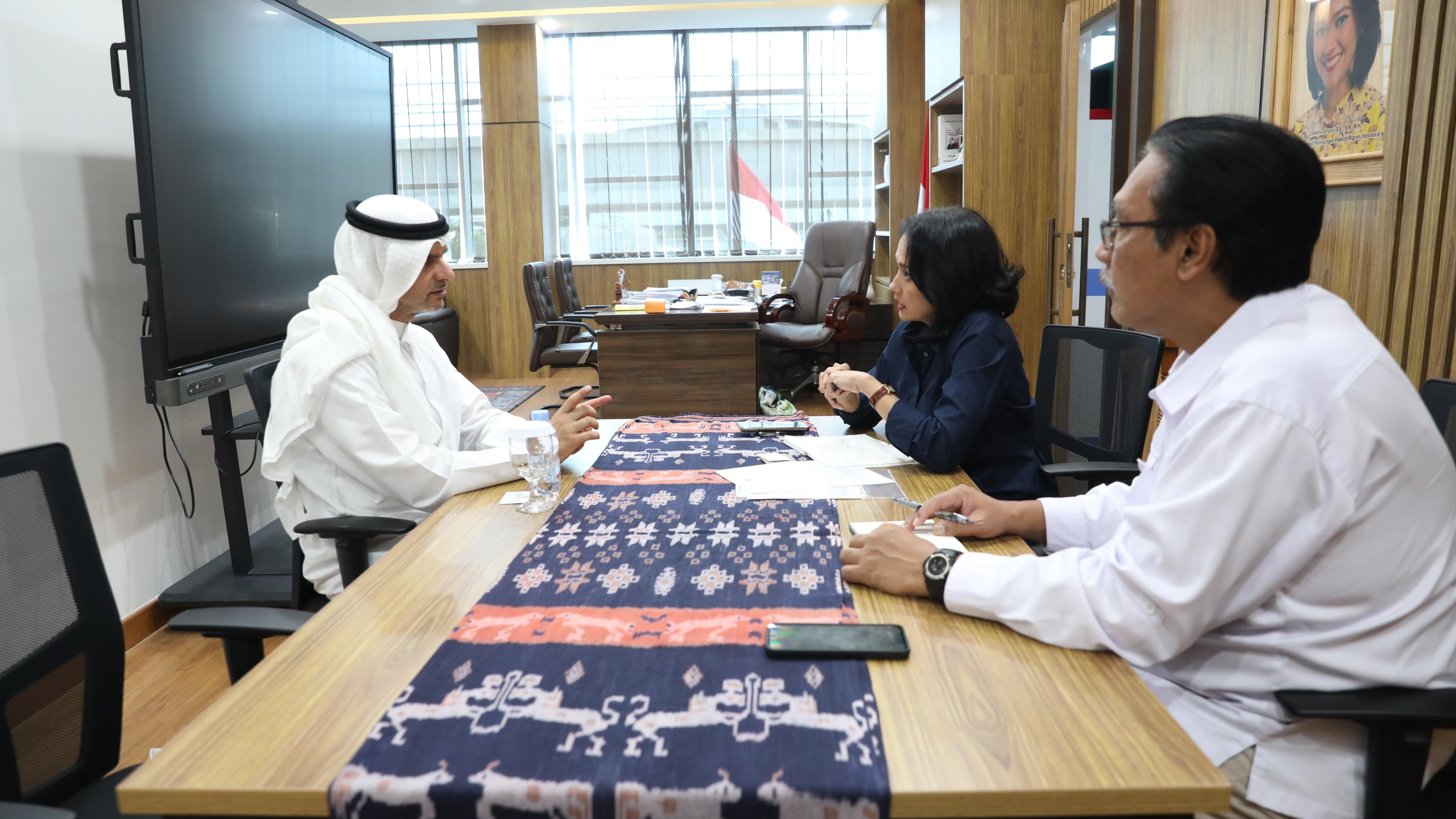 Ketemu Dubes Khalid, Wamen Christina Bahas Penempatan Pekerja Migran Ke Kuwait 
