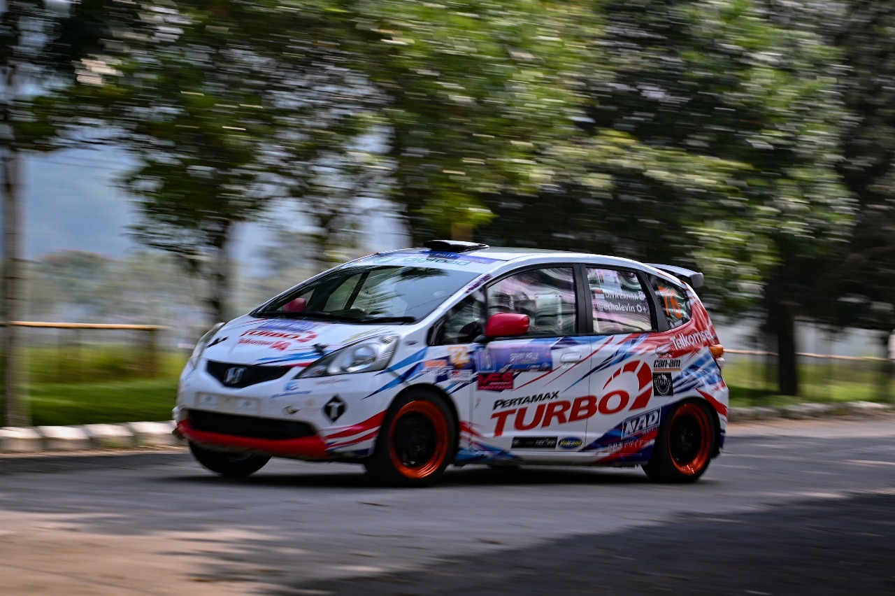 Diva Zahra Sukses Raih Podium ke 3 di Kejurnas Rally 2025 Putaran ke-2 Bandung