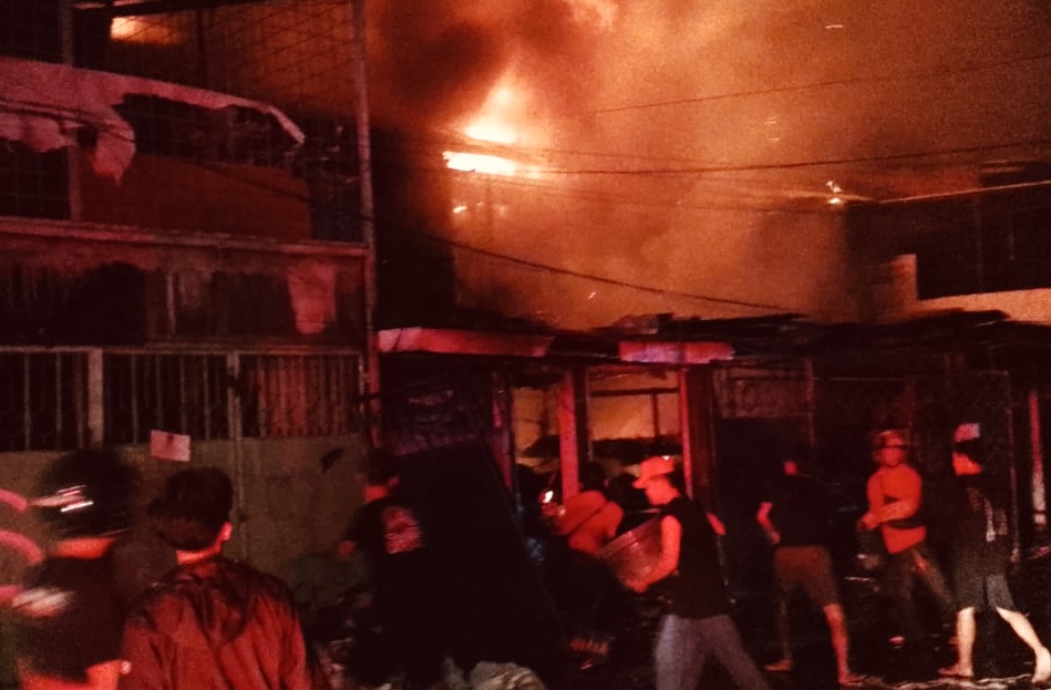 Tolong-tolong...! Suara Jeritan Korban Kebakaran Mobil Listrik Maut Sempat Terdengar dari Dalam Rumah, Sekeluarga Tewas