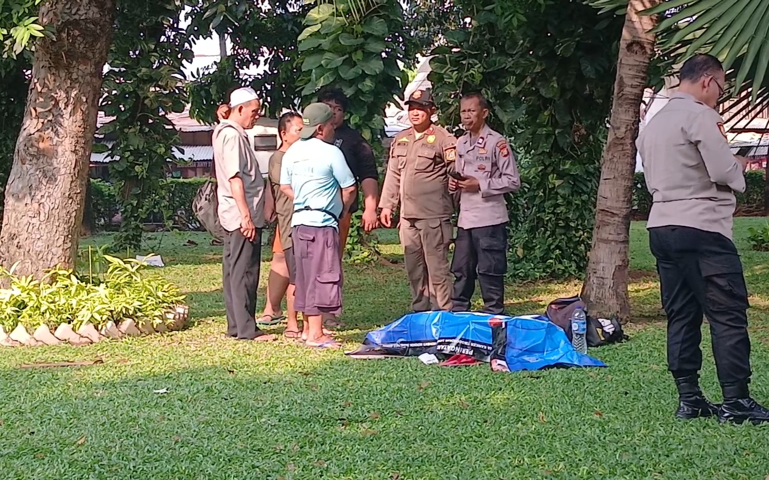 Mayat Lansia yang Tergeletak di Taman Genjing Cempaka Putih Mantan Sopir Bajaj