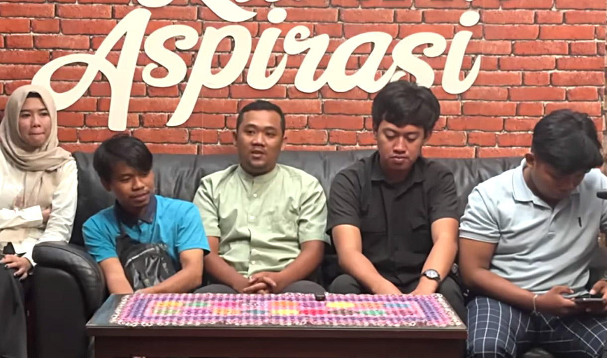 Pelanggaran UD Sentoso Seal Dibeberkan Mantan Karyawan ke  Armuji Wakil Walikota Surabaya: Jumatan Gaji Dipotong