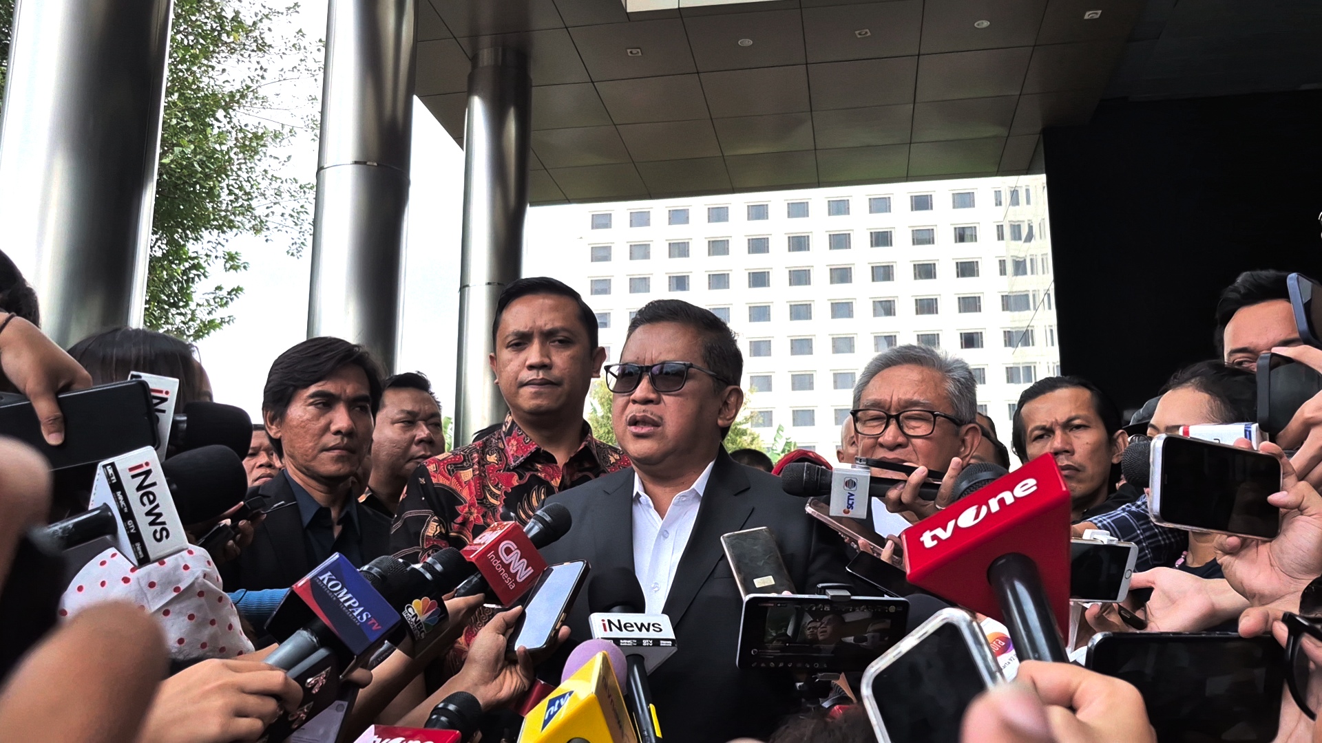 Hasto Kristiyanto Ajukan Praperadilan, Siap Hadapi Kasus Korupsi yang Menyeret Namanya