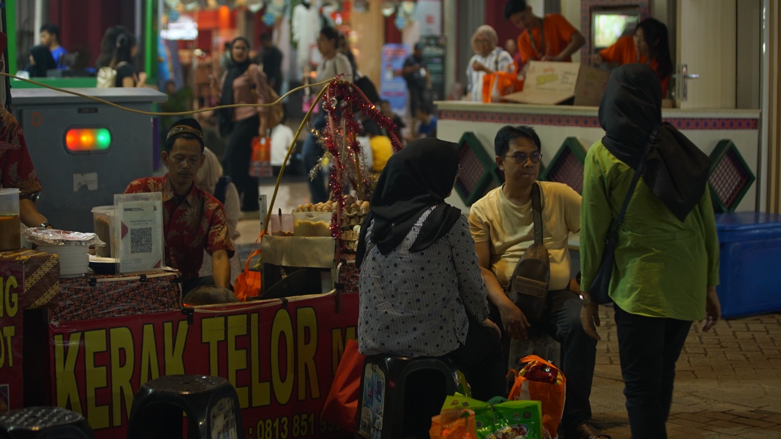 Jakarta Lebaran Fair Jadi Berkah Pedagang Kerak Telor yang Raup Keuntungan Besar