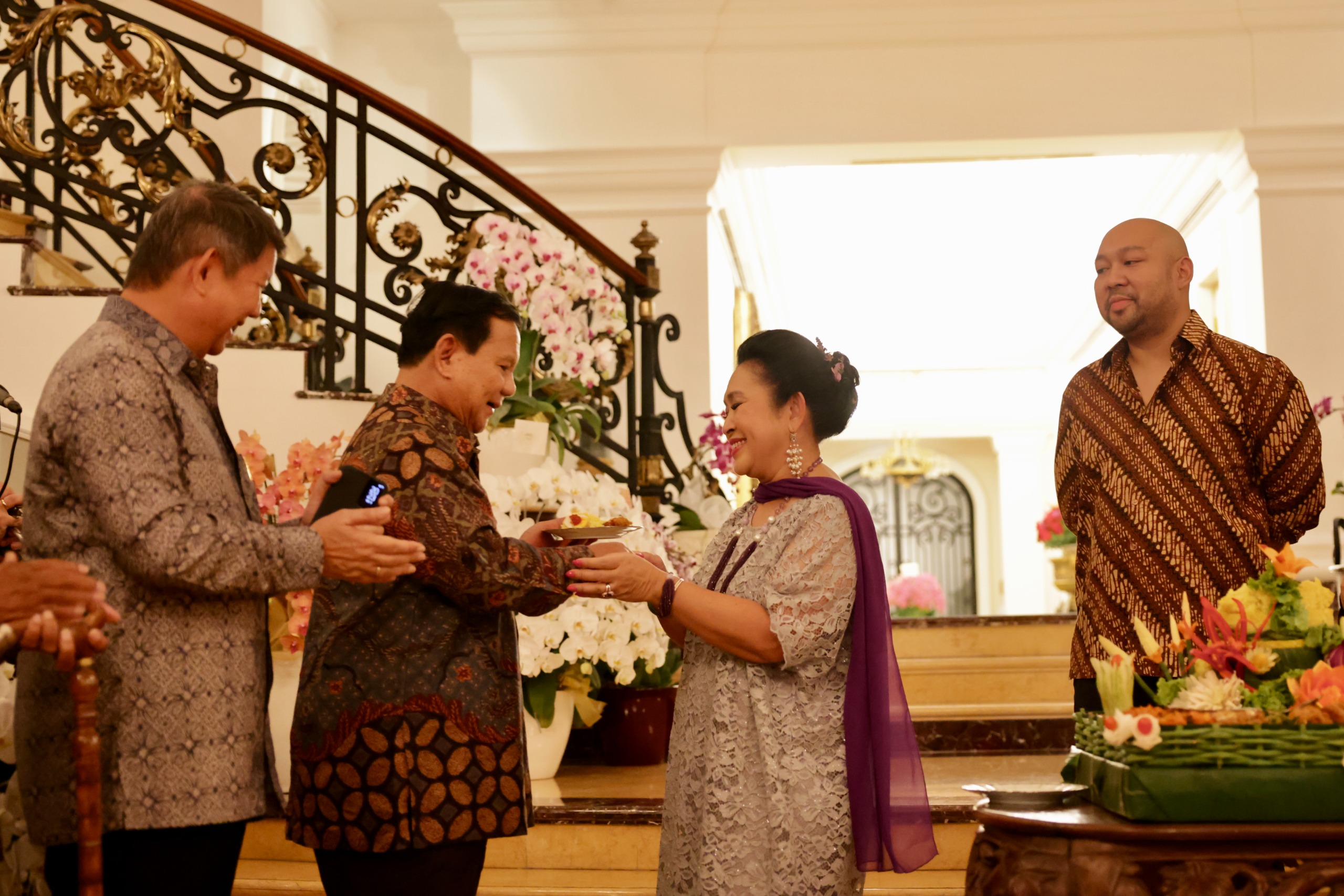 Ulang Tahun Titiek Soeharto, Prabowo Tolak Potongan Tumpeng Pertama, Ada Apa?