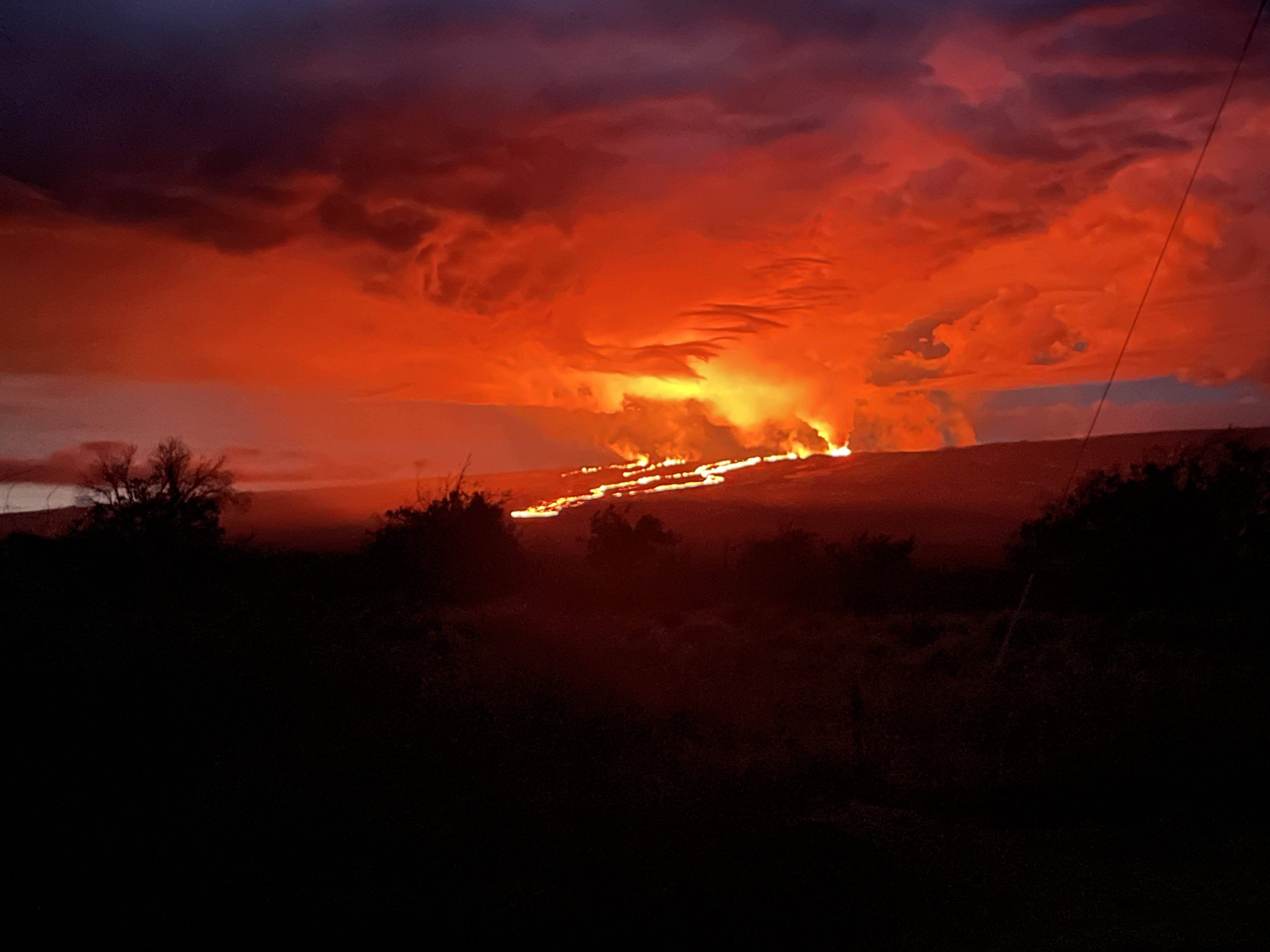 Gunung Api Terbesar Dunia Meletus Jadi Tontonan di Hawaii