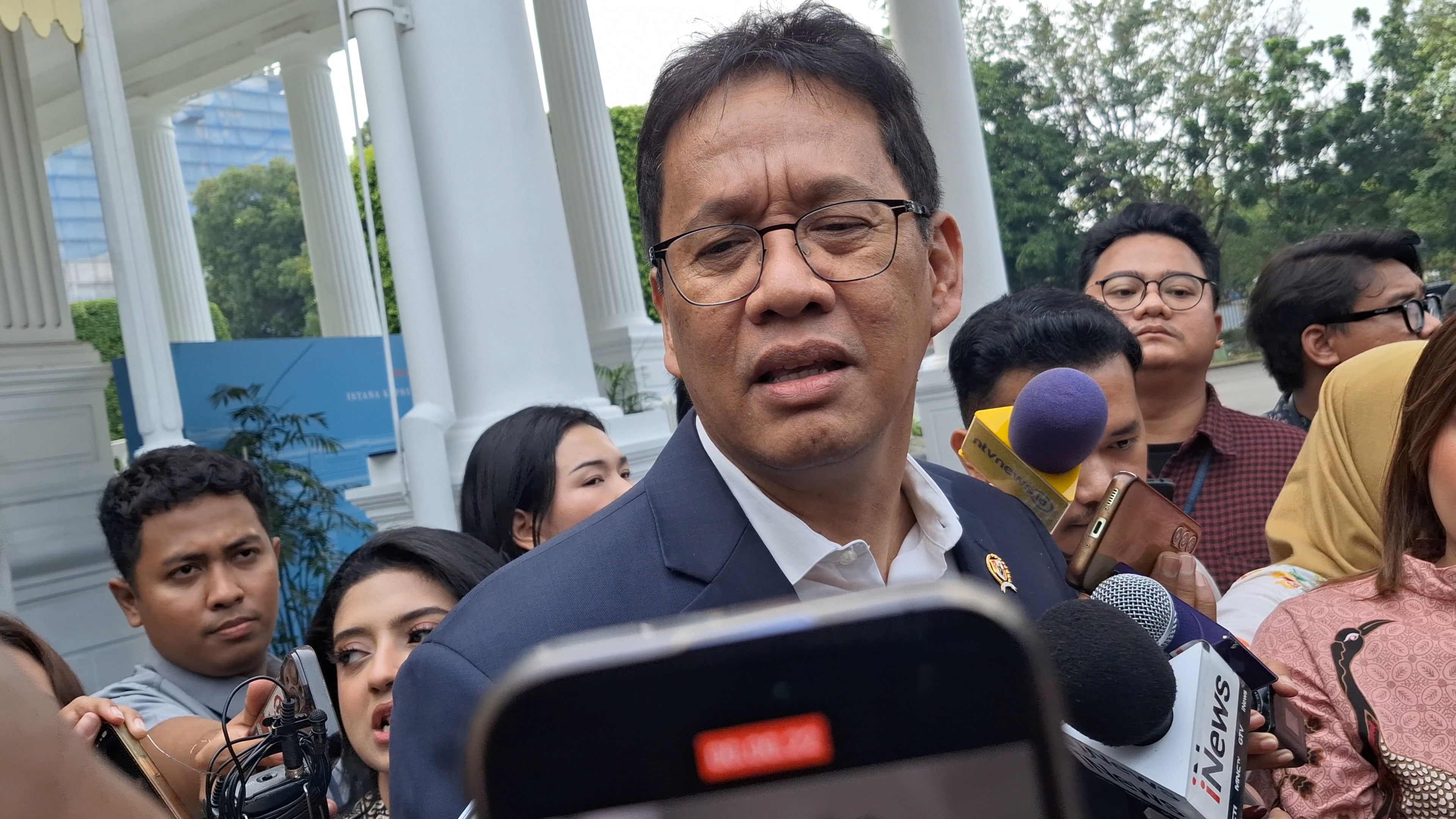 Tolak Kucurkan Duit APBN ke Family Office-nya Luhut, Purbaya: Bangun Aja Sendiri!