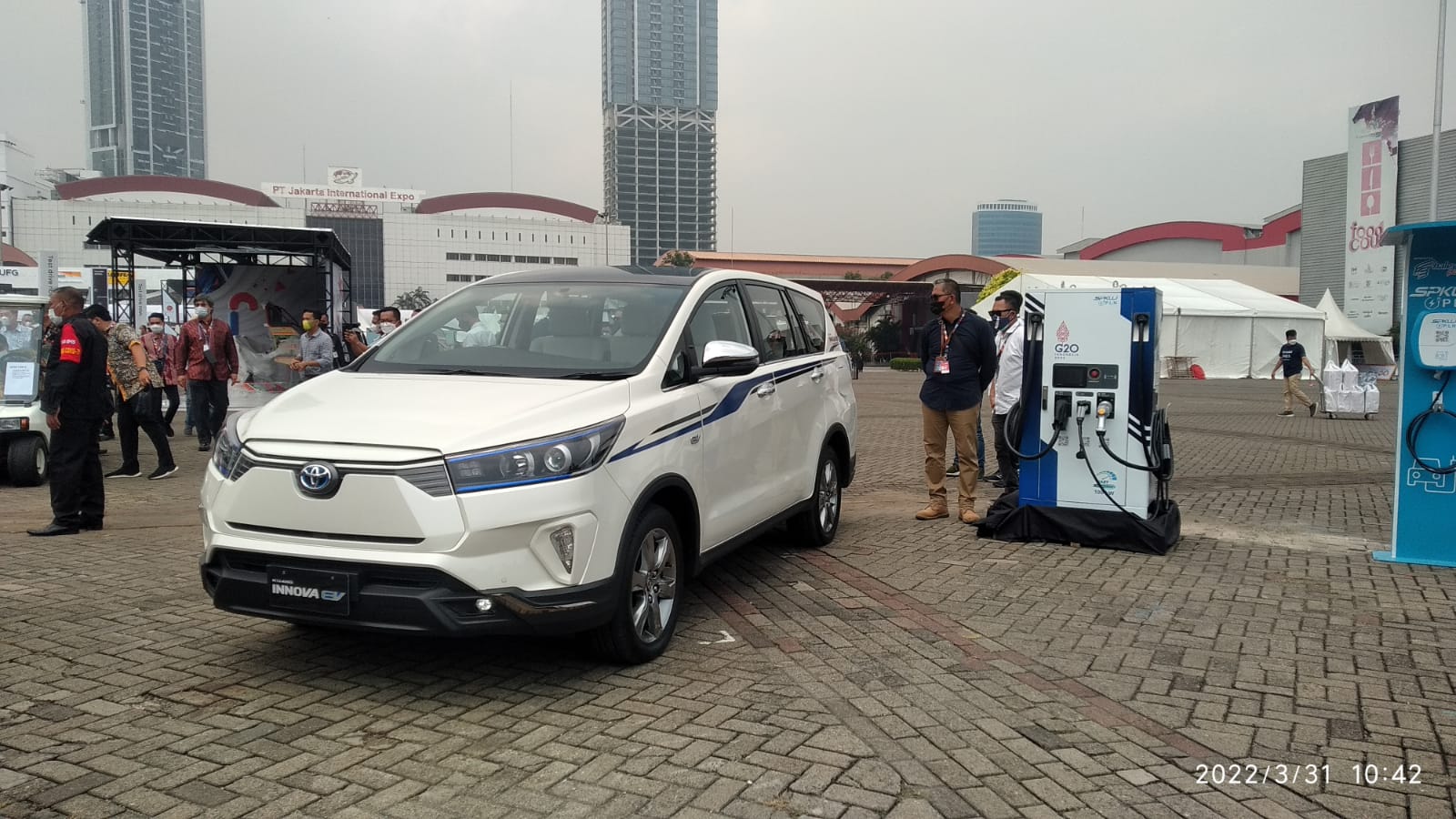 Kijang Innova BEV Concept Study Car Hadir Perdana di IIMS 2022