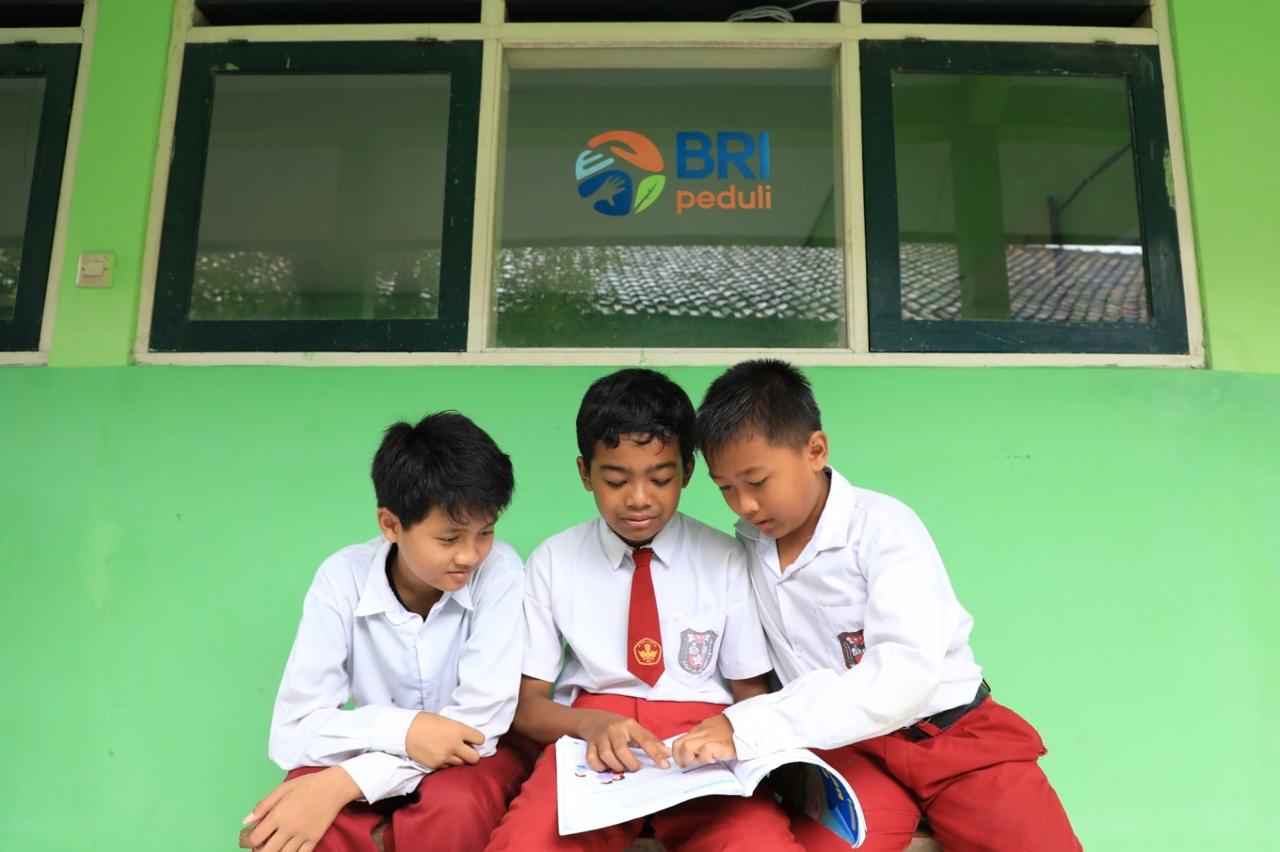 Peringati Hardiknas, BRI Dukung Peningkatan Kualitas Pendidikan Lewat Program Ini Sekolahku