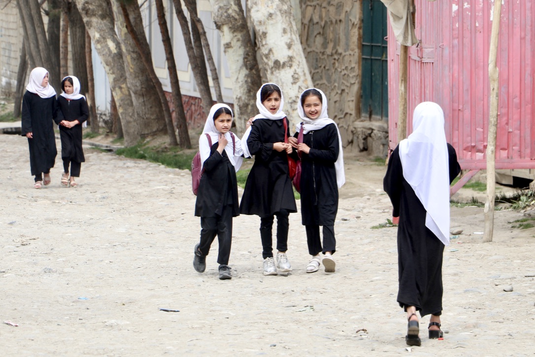 Sekolah Jadi Impian Mustahil bagi Anak-Anak Perempuan Afghanistan, Ini Kisah Sedihnya