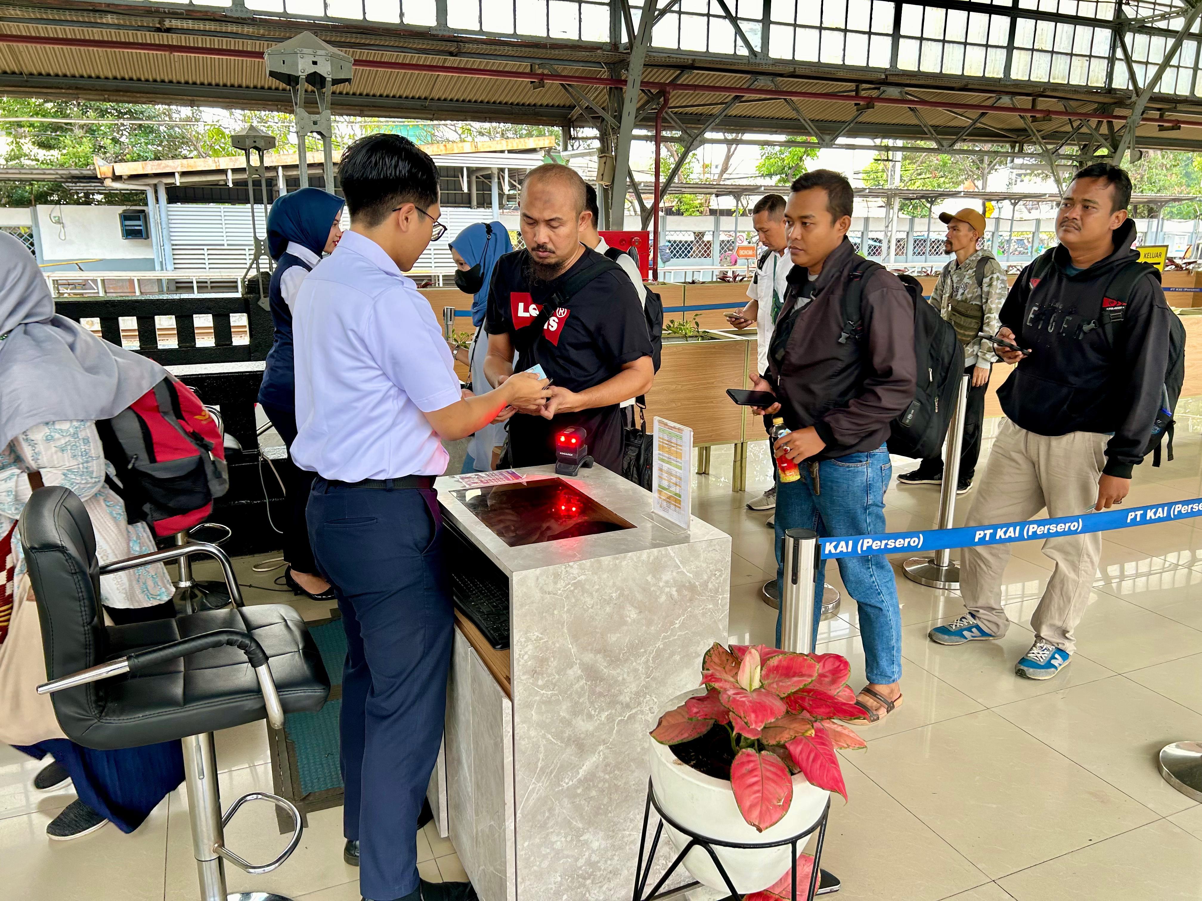 7 Stasiun Ini Layani Keberangkatan Kereta Api Jarak Jauh di Daop 1 Jakarta, Bisa Jadi Alternatif Baru