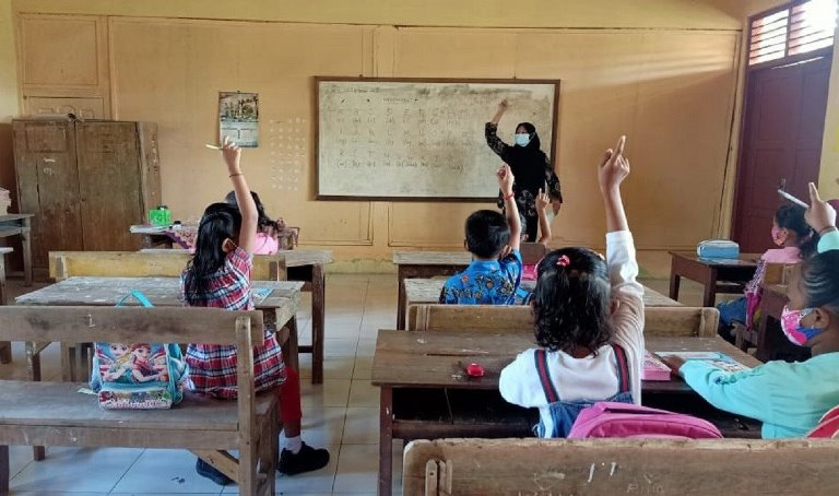 Guru PPPK Minta Prabowo Sederhanakan Kurikulum dan  Pangkas Jam Kerja 