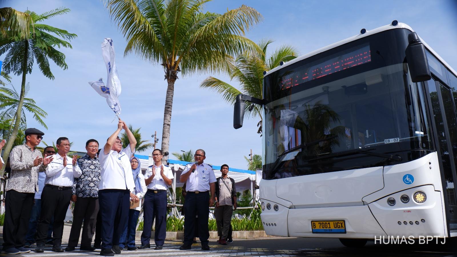 BPTJ Luncurkan Layanan Bus JR Connexion Bertenaga Listrik Rute PIK 2 - Kelapa Gading