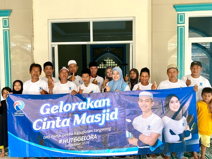 Partai Gelora Tangerang Rayakan HUT ke-6 dengan Aksi Sosial Bersih-Bersih Masjid