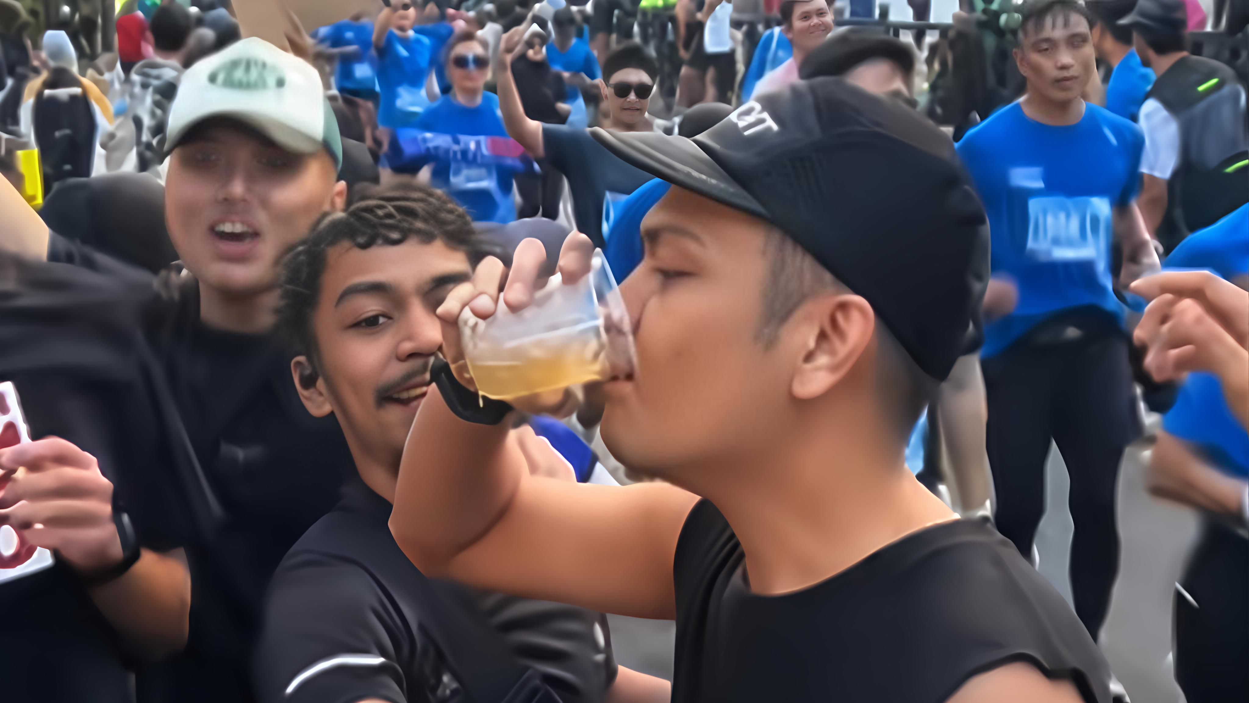 Viral Bagi-bagi Bir di Event Lari Bandung, Pakar Beberkan Bahayanya!
