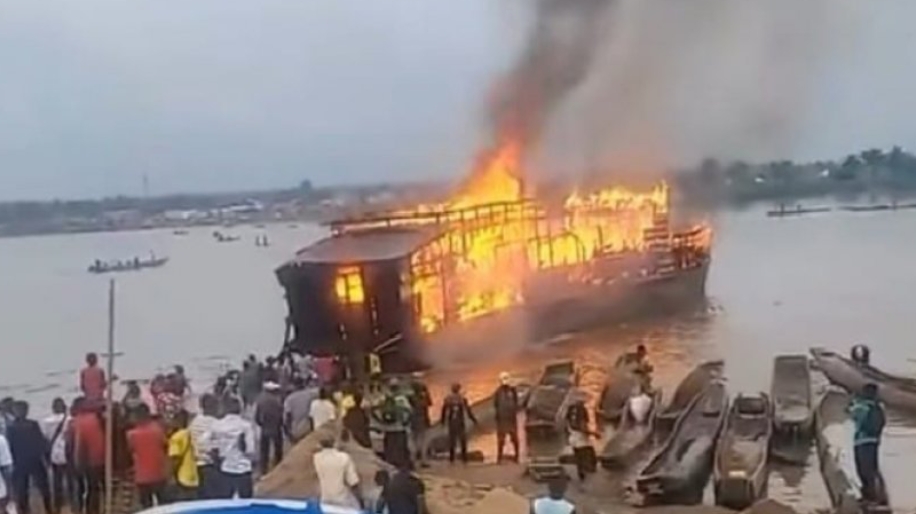 Marah Kiamat Ditunda, Pengikut 'Nabi Nuh' asal Ghana Bakar Bahtera yang Diramalkan