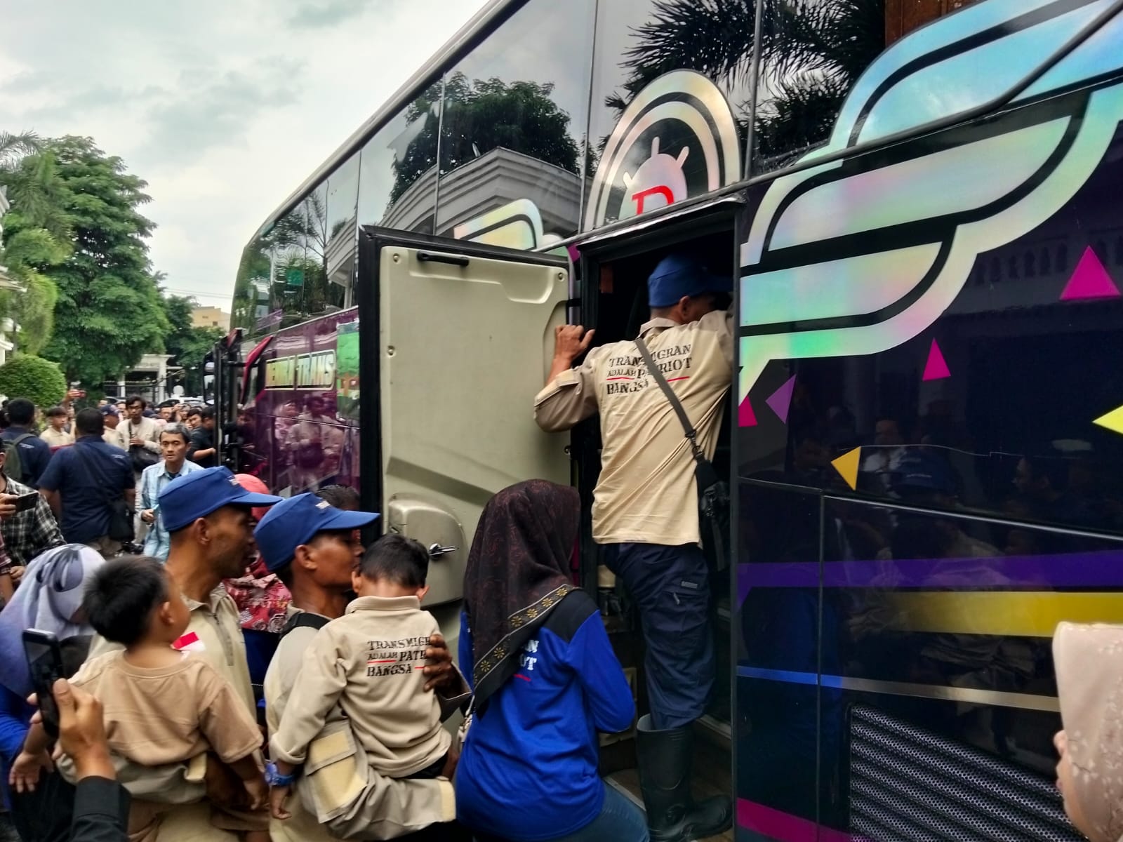 55 Warga Jatim Berangkat Menjadi Transmigran di 3 Provinsi 