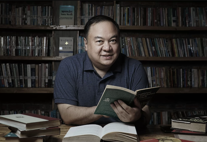 Fransiscus Go: Pahlawan Itu yang Menolong dan Menggerakkan