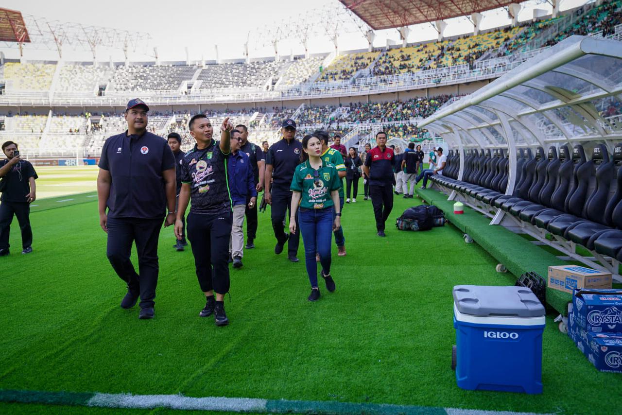 Jelang Gelaran Piala Dunia U-17 2023 di Stadion Gelora Bung Tomo, Wamenparekraf Berharap Ada Dampak Ekonomi 