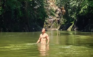 Ada Apa Nicholas Saputra Tiba-Tiba Posting Foto Telanjang Dada? Netizen: Lengah Dikit Topless!