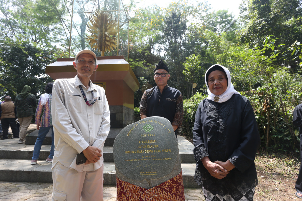 Tugu Kalpataru Jadi Motivasi Mamah Oday Agar Bermanfaat Bagi Sesama