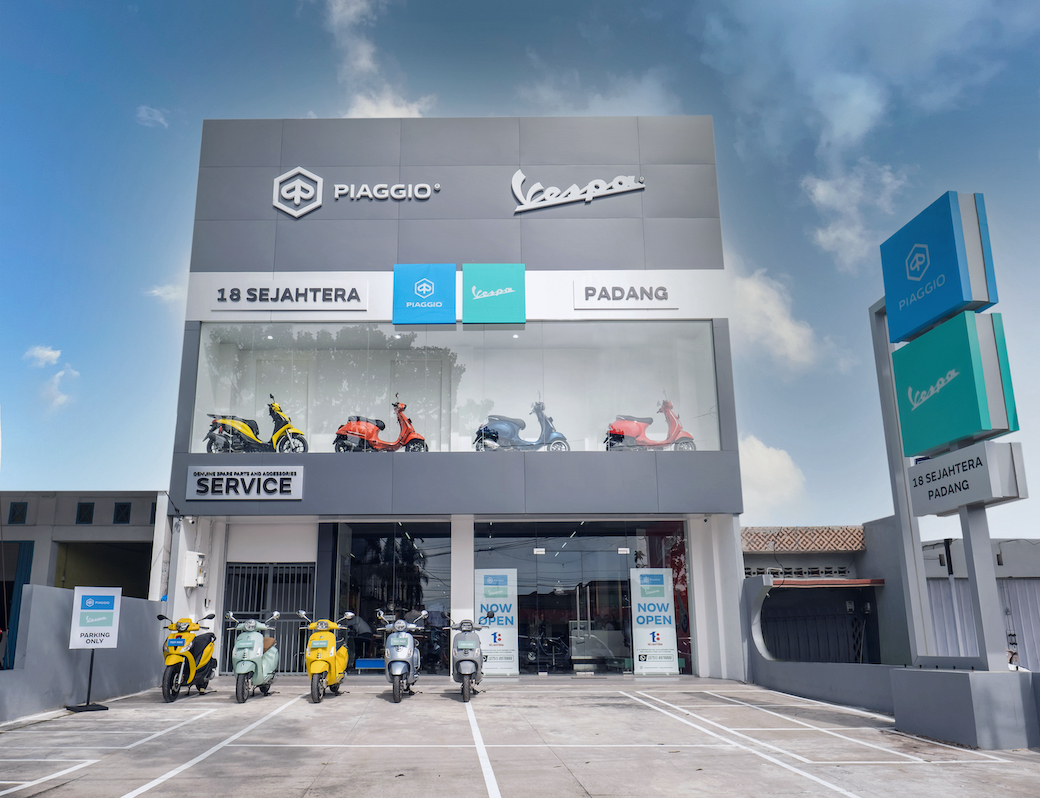 Semakin Dekat dengan Konsumen di Sumatera, Piaggio Indonesia Buka Dealer Motoplex 2 Brand di Padang