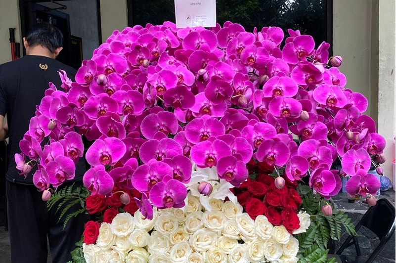 Megawati Rayakan Ultah ke-79, Wapres Gibran Kirim Bunga Anggrek Ungu Berpadu Mawar Merah-Putih 