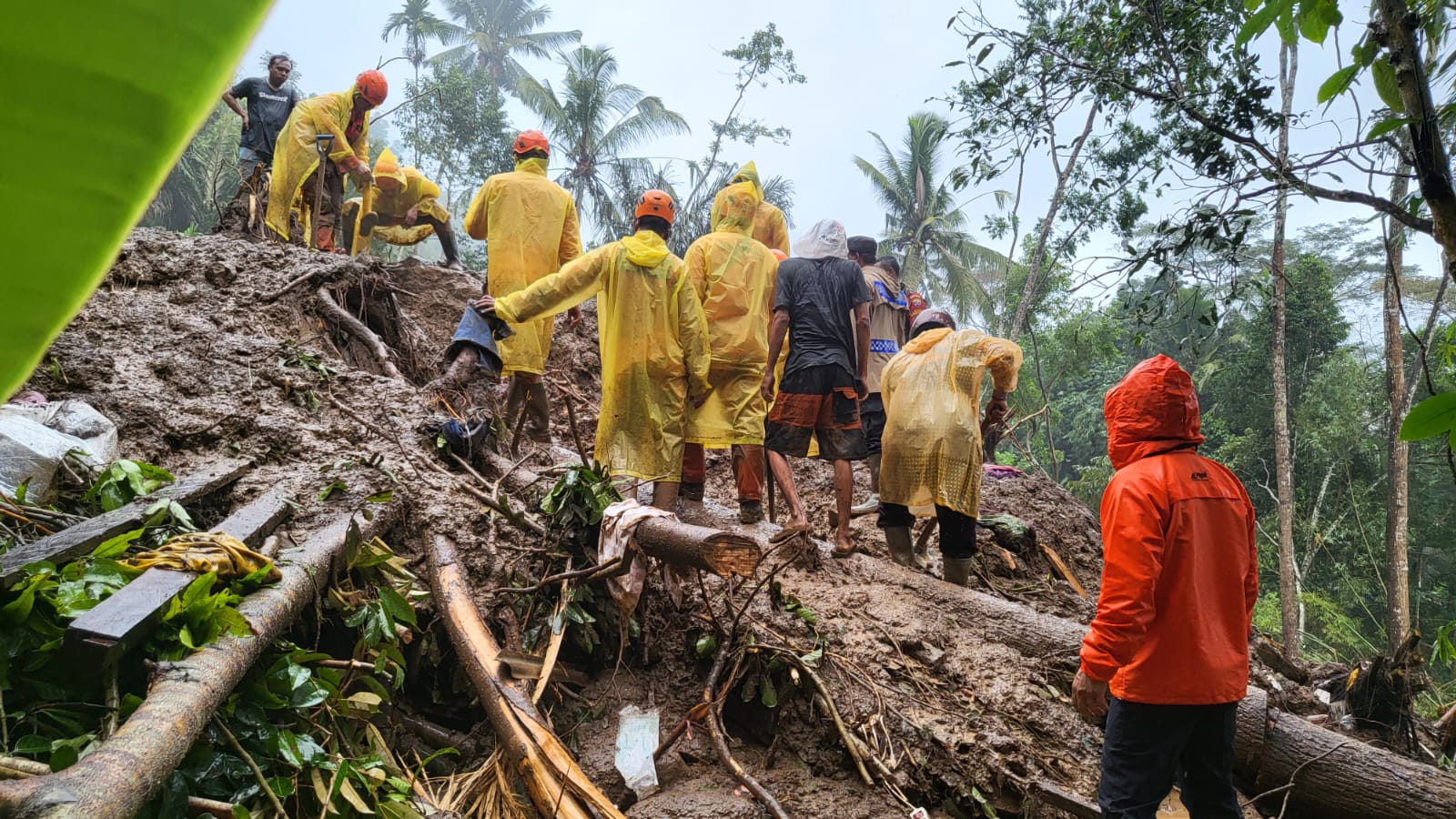 Dua Orang Meninggal Akibat Longsor di Karangasem, Bali