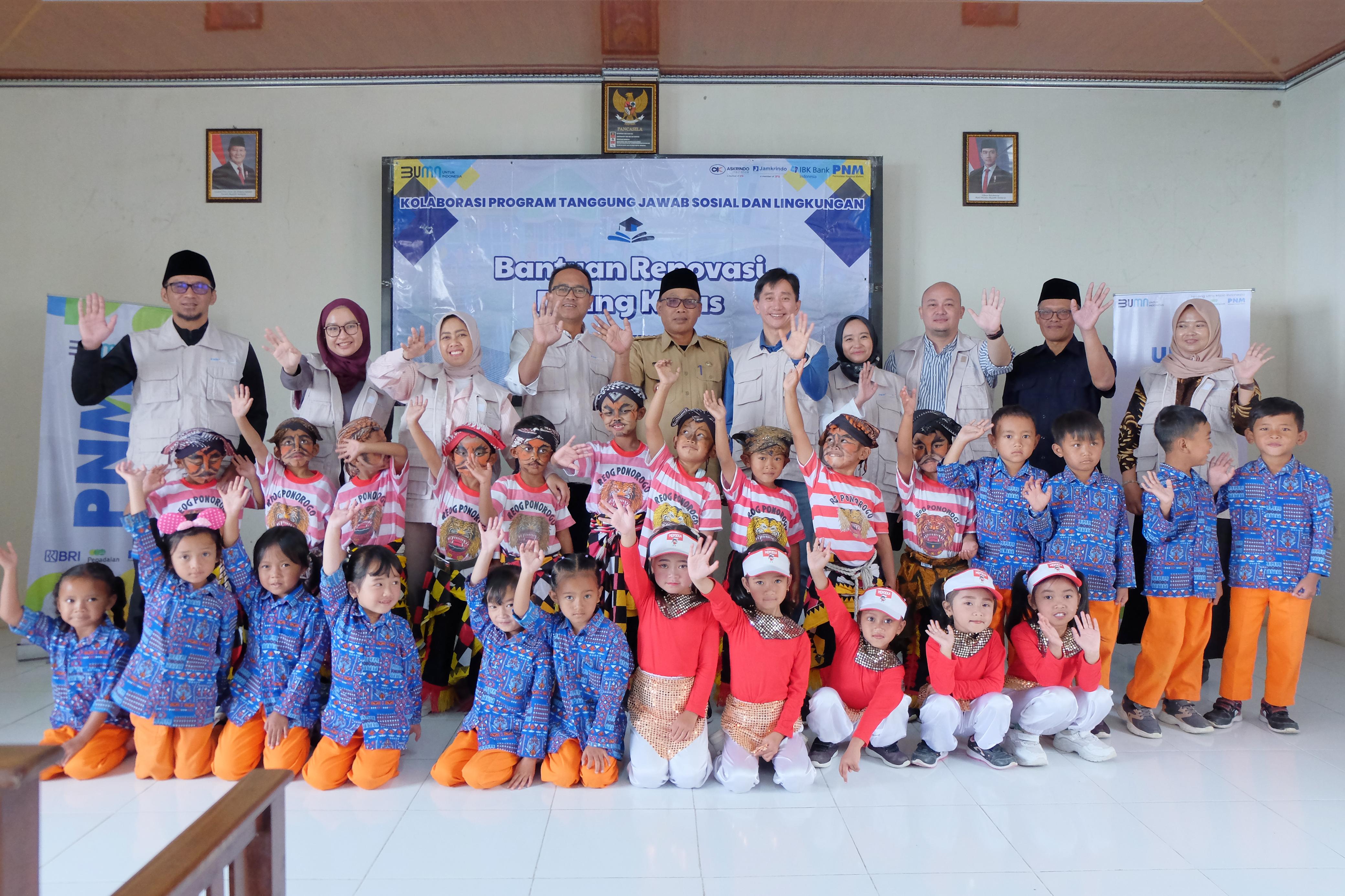 Dukung Sarana Belajar yang Nyaman Bagi Anak-Anak Desa, PNM, Jamkrindo, Askrindo, dan Bank IBK Renovasi TK di Dusun Butuh