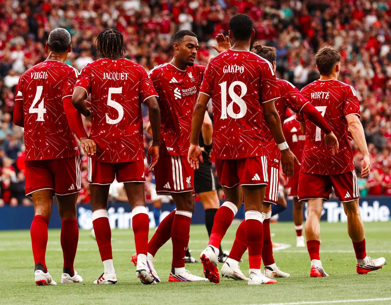 Liverpool vs Como 2-0, The Reds Tutup Pramusim dengan Kemenangan