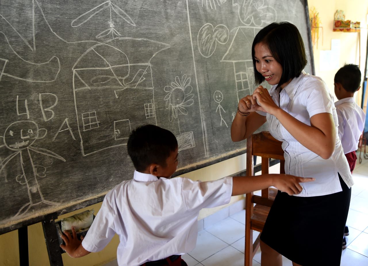 30 Ucapan Selamat Hari Guru Nasional 2024 untuk Wali Kelas, Singkat dan Menyentuh Hati