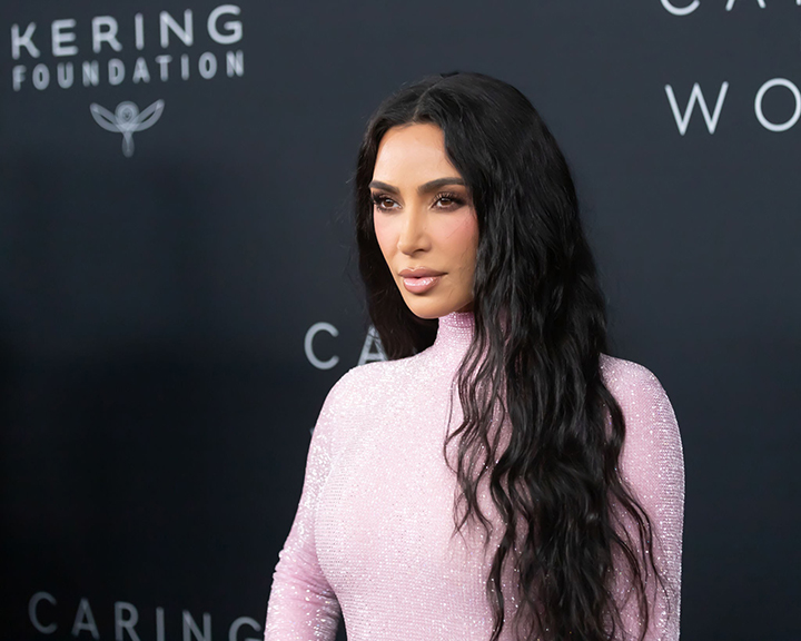 Kim Kardashian Berusaha Jadi Ibu Demokratis