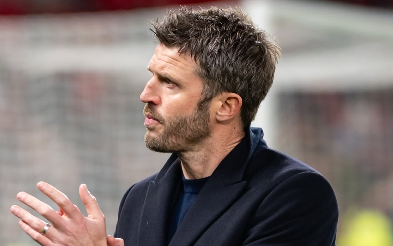 Lisandro Martinez Diusir, Carrick Sebut Keputusan Wasit ‘Mengejutkan’