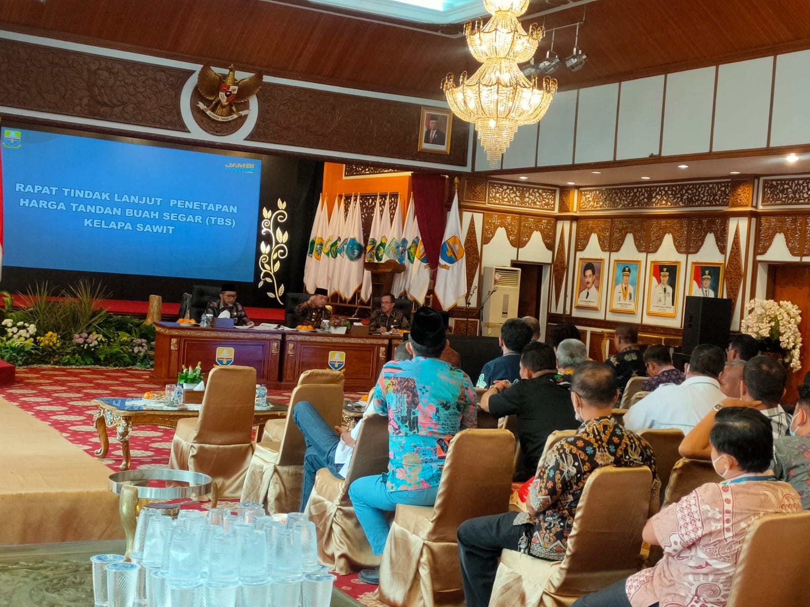 Pemprov Jambi Tetapkan Harga TBS Kelapa Sawit Rp 2.016 Per Kilogram, Berlaku Mulai...